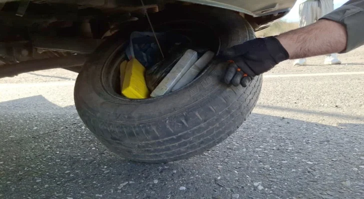 Llevaban droga en una rueda y cayeron en San Juan