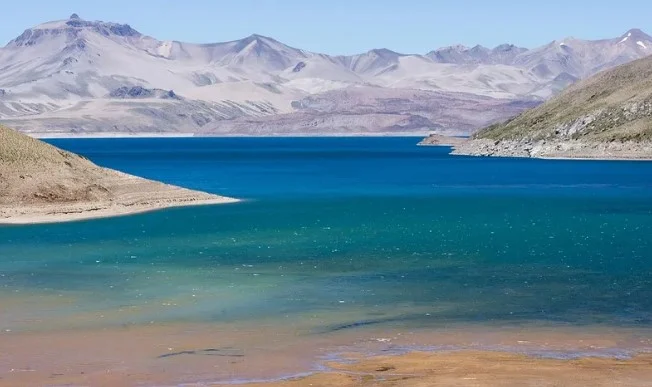 Actividad sísmica y térmica: 3 volcanes, bajo alerta en Mendoza