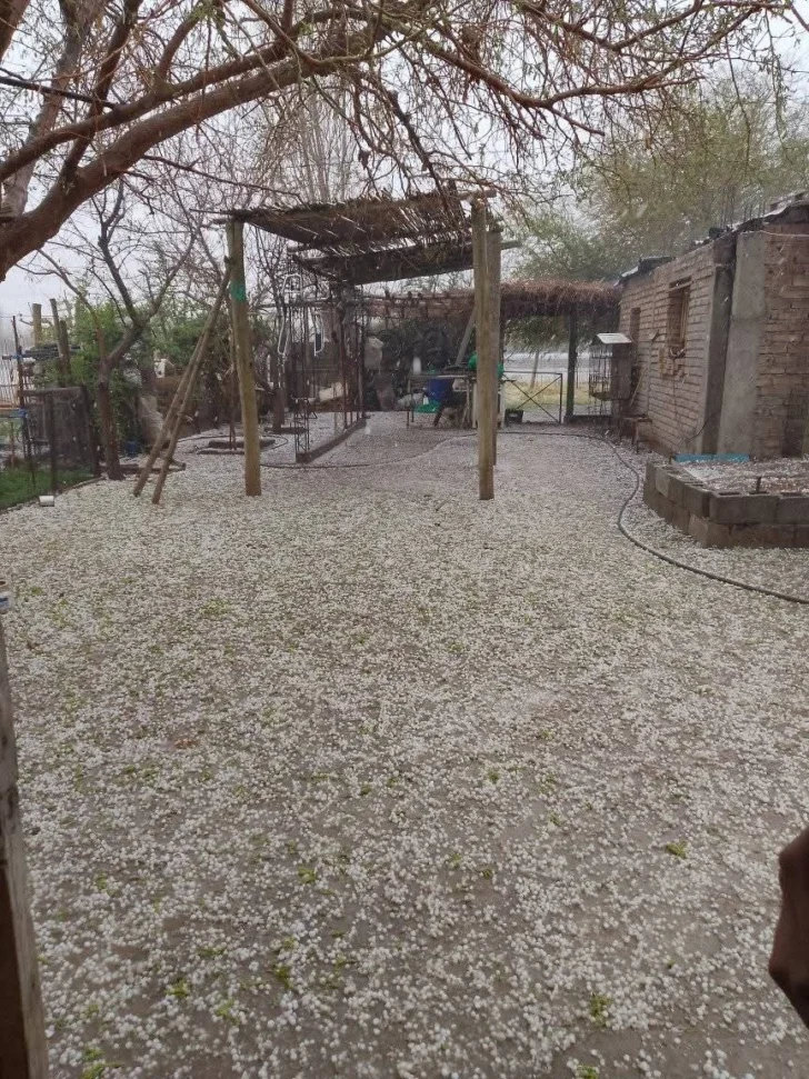 Fuerte caída de granizo en varios departamentos de San Juan