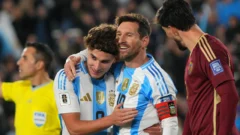 Argentina ganó 3 a 0 a Venezuela en el último partido oficial de Messi
