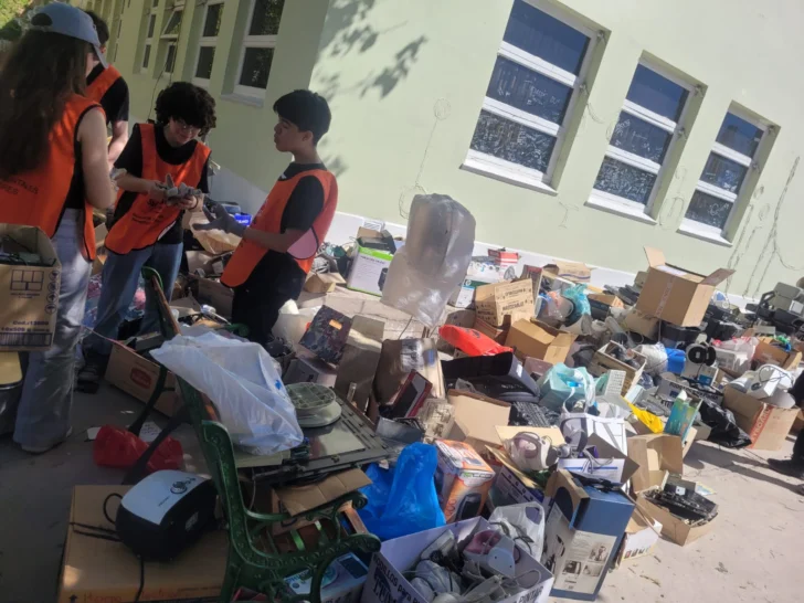 Campana-residuos-tecnologicos-Diario-La-Provincia-SJ-8-728x546