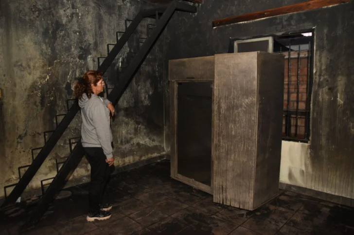 Una familia quedó sin hogar tras un incendio en Chimbas: “Las pérdidas fueron totales”