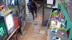 Insólito intento de robo en San Juan: el delincuente quedó atrapado en las rejas