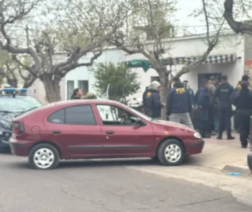 Un menor de 15 años resultó baleado en la pierna mientras estaba con sus hermanitas