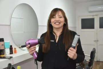Andrea, la estilista sanjuanina que cumplió su sueño y peinó a Gimena Accardi