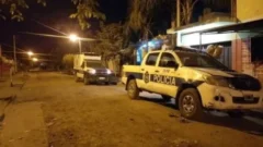 Impactante hallazgo de dos cuerpos sin vida en un descampado
