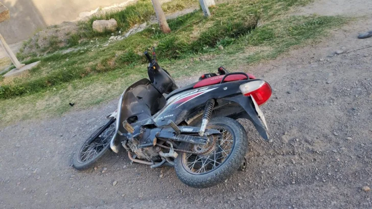 Un menor, herido tras un violento choque en Rivadavia
