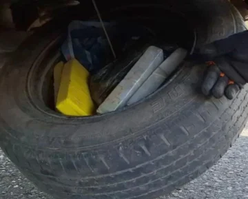 Droga oculta en una camioneta: Gendarmería detuvo a una pareja en San Juan