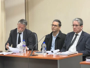 Con el médico imputado, comenzó el juicio por la muerte de Julieta Viñales