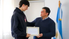 Emiliano Molini, promesa del vóley y orgullo jachallero, fue recibido por el intendente Espejo