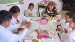 Día del Maestro: Mónica y su “motor de amor” en la escuela de Sierras de Elizondo