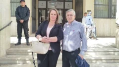Una foto, dos tragedias: Julieta y Carolina, presentes en el reclamo de sus familias