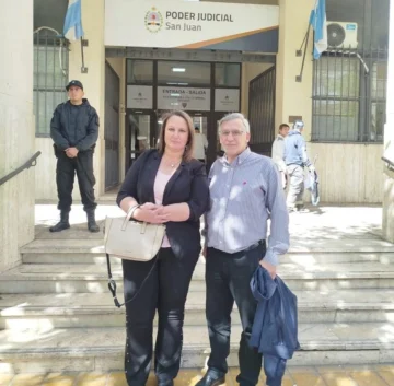 Una foto, dos tragedias: Julieta y Carolina, presentes en el reclamo de sus familias