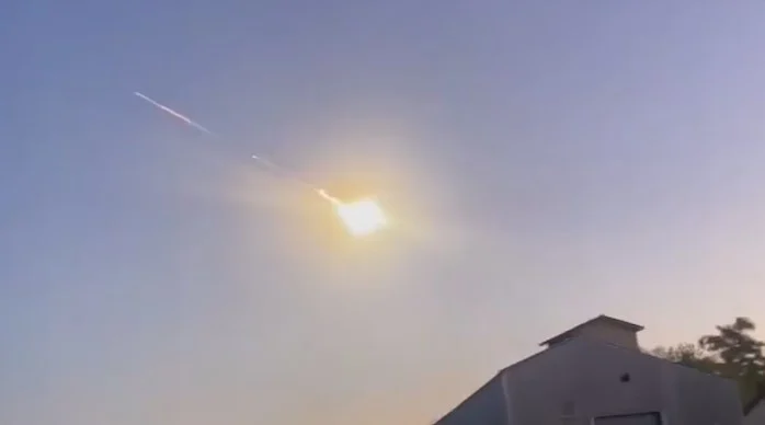 Videos: una misteriosa bola de fuego cruzó el cielo de tres provincias