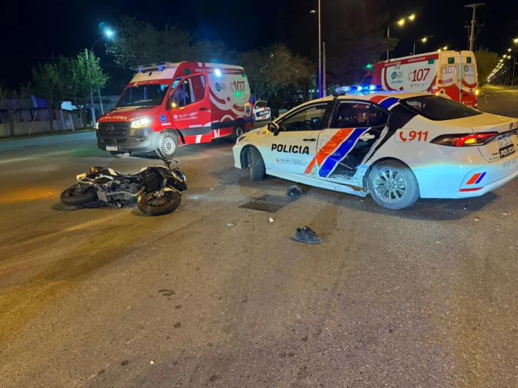 Un fallecido en el choque entre una moto y un patrullero en Rivadavia