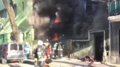 Incendio en un conventillo en La Boca donde vivían 13 familias: hay un muerto