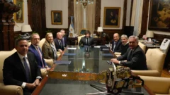 Post elecciones, Milei y Caputo se reunieron con el presidente del BID