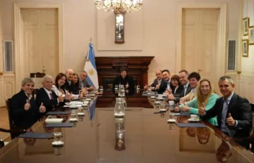 Tras la derrota: Milei mantuvo una reunión de Gabinete