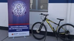 Allanamientos en Rawson: secuestraron un celular y una bici robados