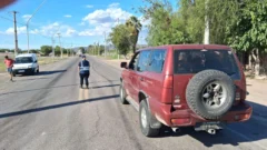 Un ciclista fue hospitalizado tras impactar con una camioneta