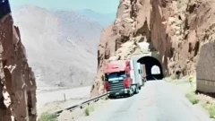 Un motociclista resultó herido tras chocar con un camión en alta montaña