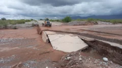 Un tramo de la Ruta 40 quedó intransitable tras bajada de creciente