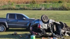 Un adolescente de 14 años manejaba un auto, perdió el control y causó un choque mortal