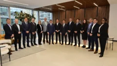 Orrego se reunió con autoridades de Fluor y conoció el modelo 3D del proyecto minero Vicuña