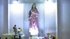 La imagen centenaria de Santa Lucía volvió a su lugar tras una minuciosa restauración