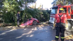 Un auto terminó en un canal en Albardón