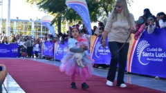 Un desfile con huellas y creatividad: Santa Lucía celebró el Día del Animal