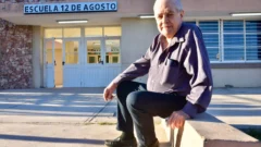 Jorge, 81 años y una memoria intacta: el homenaje a su tía, fundadora de la Escuela N° 94, hoy Escuela 12 de Agosto