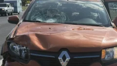 Volvió a buscar una zapatilla y terminó atropellado: está grave