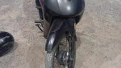 Cayó por otro procedimiento y le encontraron una moto robada