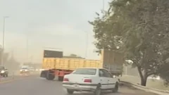 Sorpresivo: un acoplado quedó atravesado en plena Avenida de Circunvalación y generó caos