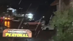 La nieve llegó a La Cumbrecita y reavivó las postales invernales en el país