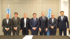 Orrego selló acuerdos con gobernadores para potenciar la minería, la logística y los controles