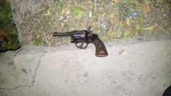 Escándalo en un bar de San Juan: se negó a pagar y terminó detenido con un revólver