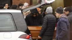 Entre lágrimas y aplausos, Ernestina Pais recibió el último adiós de sus seres queridos