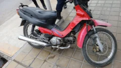 Robó una moto en segundos y lo atraparon a pocas cuadras en Santa Lucía