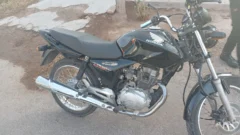 Policía recuperó una moto robada en Santa Lucía: el ladrón era el nieto