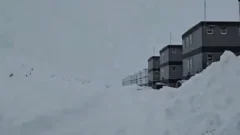 Más de 3 metros de nieve en San Juan: así quedó un campamento minero tras el temporal