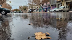 San Juan vuelve a clases con lluvias, frío y doble alerta de mal tiempo