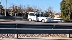 Utilitario en contramano en la Circunvalación: el peligroso momento quedó registrado