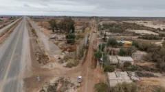 Repavimentan calle Mendoza Vieja, vía clave en Sarmiento